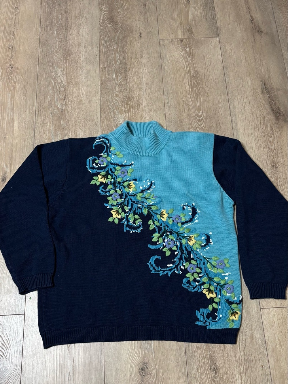 Vintage Alfred Donner Womens Two-Tone Teal and Navy Floral Crewneck Sweater